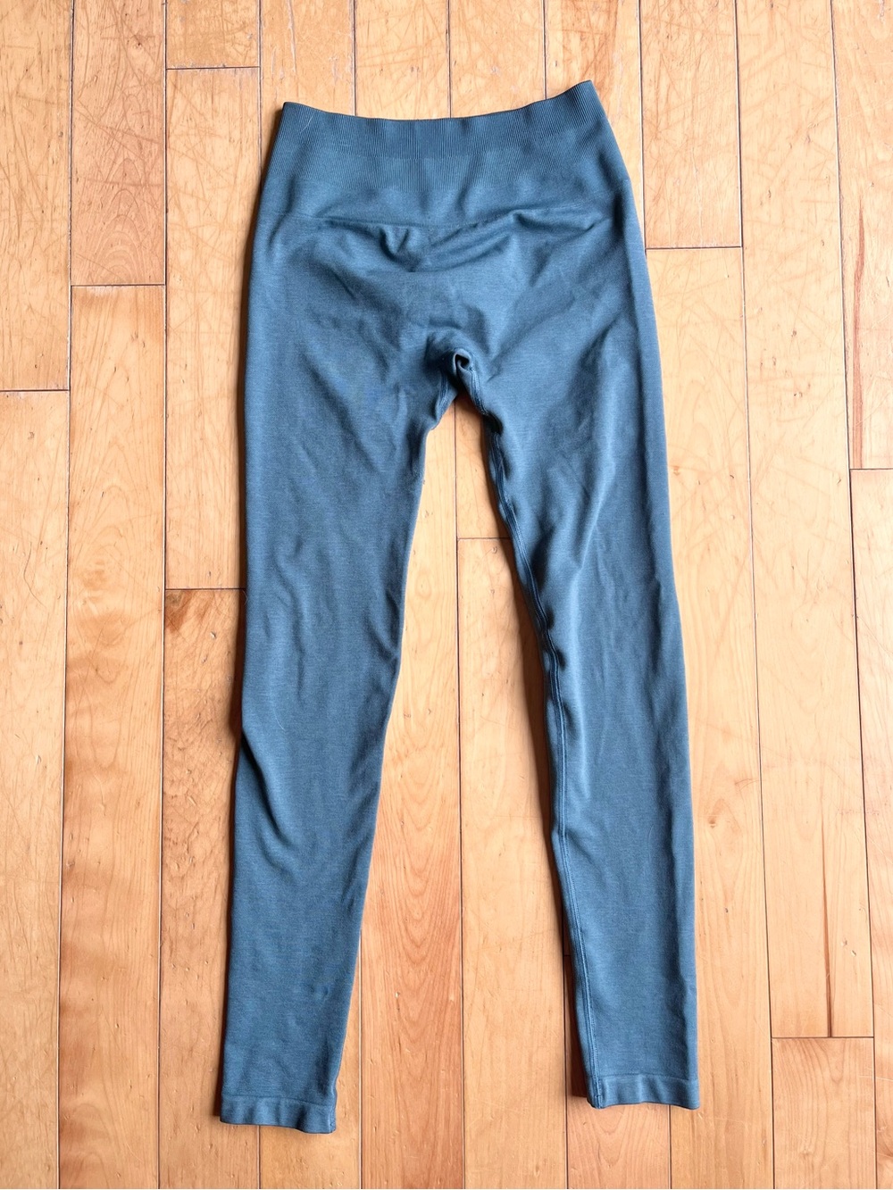 Alphalete Scrunch‑Back Performance Leggings Size Small